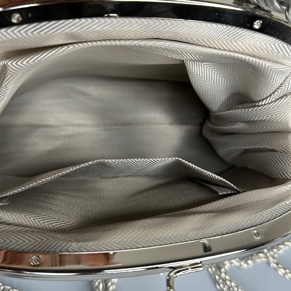 Dull Gray Silver Medium Coin Purse Shaped - Picture 2 of 3